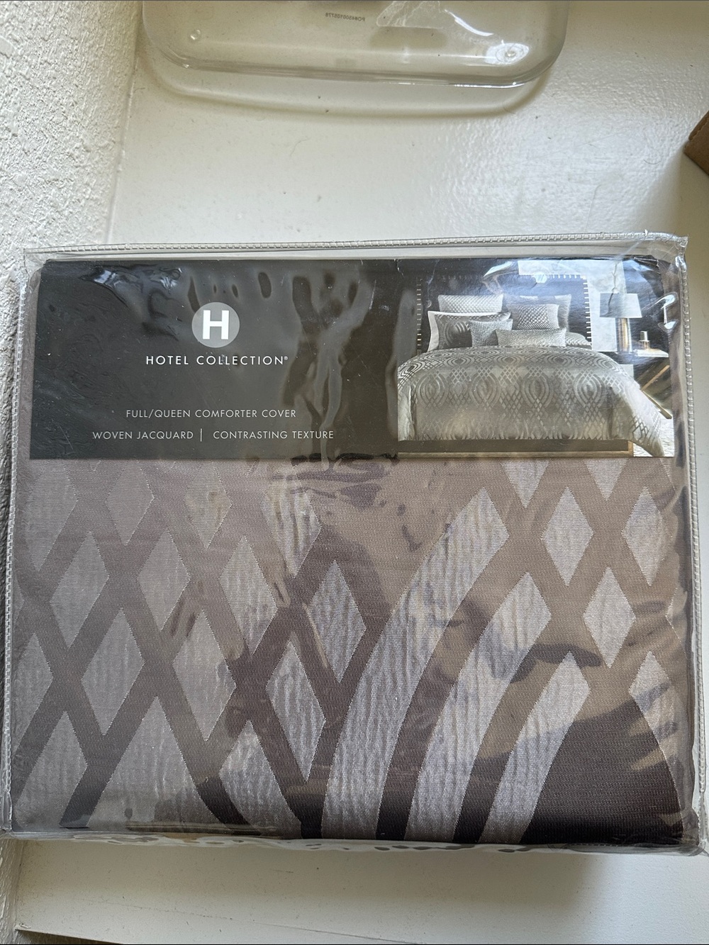 Hotel collection full/queen comforter  cover. Woven jacquard